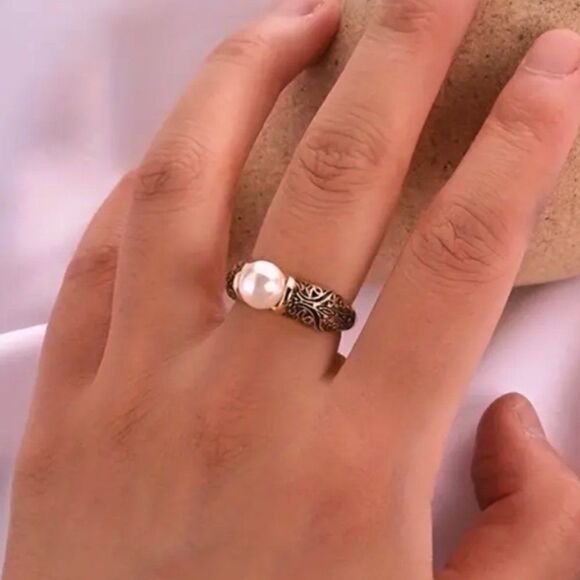 Rose Gold Pearl Ring Filigree Sculpted Mounting Fashion Costume Jewelry 3 sizes - Picture 3 of 4